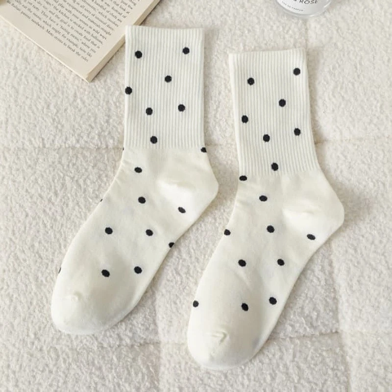 Custom Colorful Retro Pattern Comfortable Wear Socks suppliers